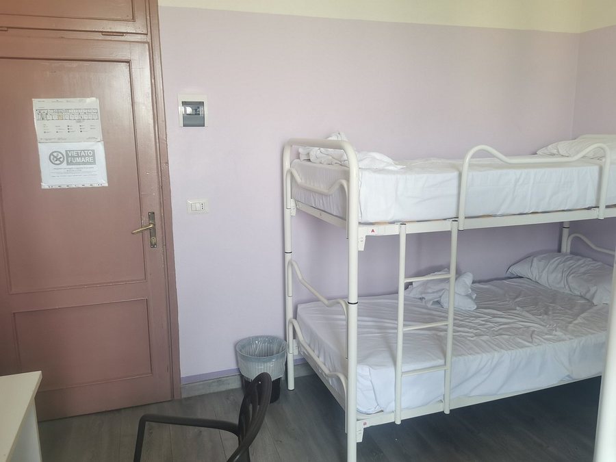 7 Santi Hostel — Guest room