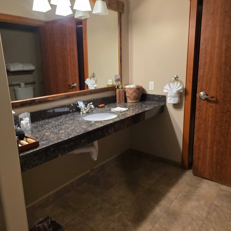 7D Ranch — Bathroom