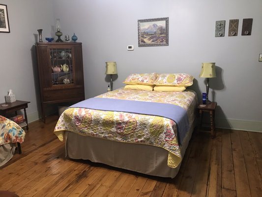 9 Decatur Guest House Hostel — Guest room