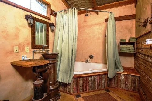 A Barn at the Quarry — Bathroom