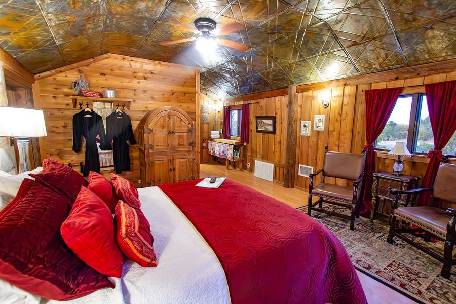 A Barn at the Quarry — Guest room