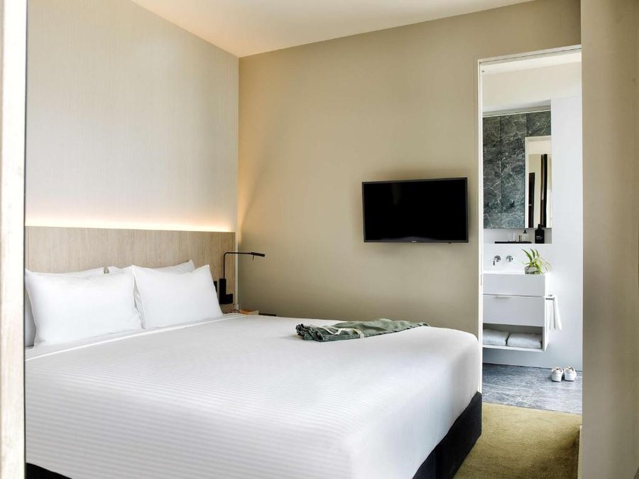 A by Adina Sydney — Guest room