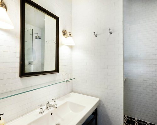 A Faye Bed and Breakfast — Bathroom