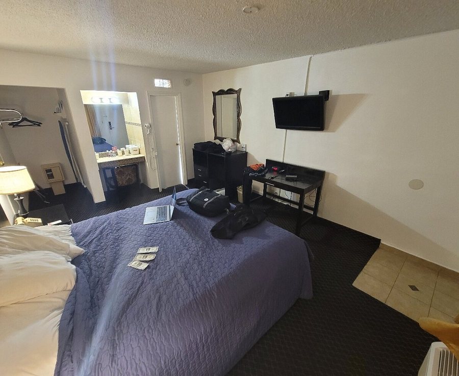 A Fisher s Inn Motel Las Vegas Nevada — Guest room