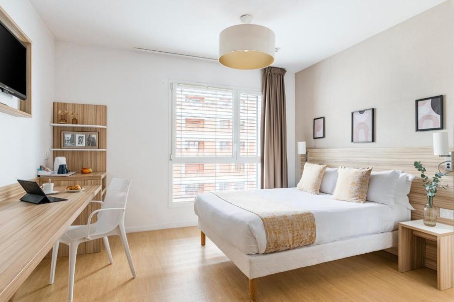 A Lodge Lyons — Guest room