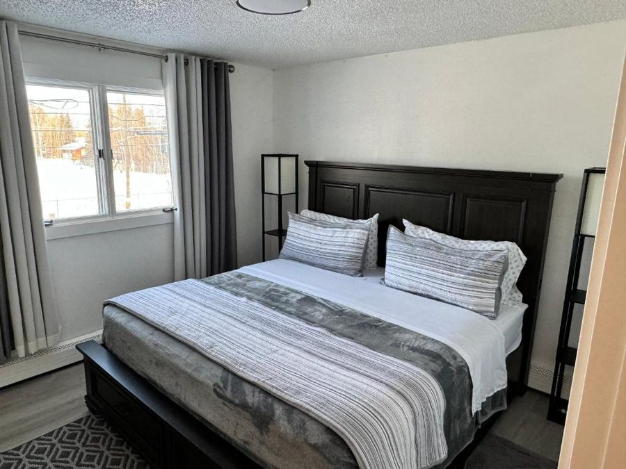 A Moose in the Garden Vacation Rental — Guest room