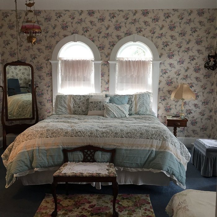 A Night to Remember B B — Guest room