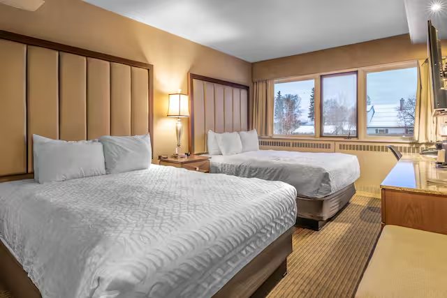 A Taste Of Alaska Lodge — Guest room