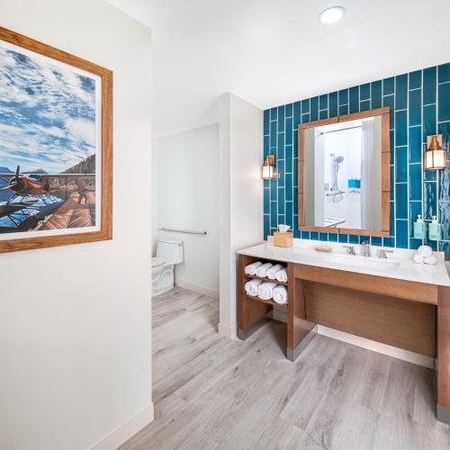 A1A Ocean Club — Bathroom