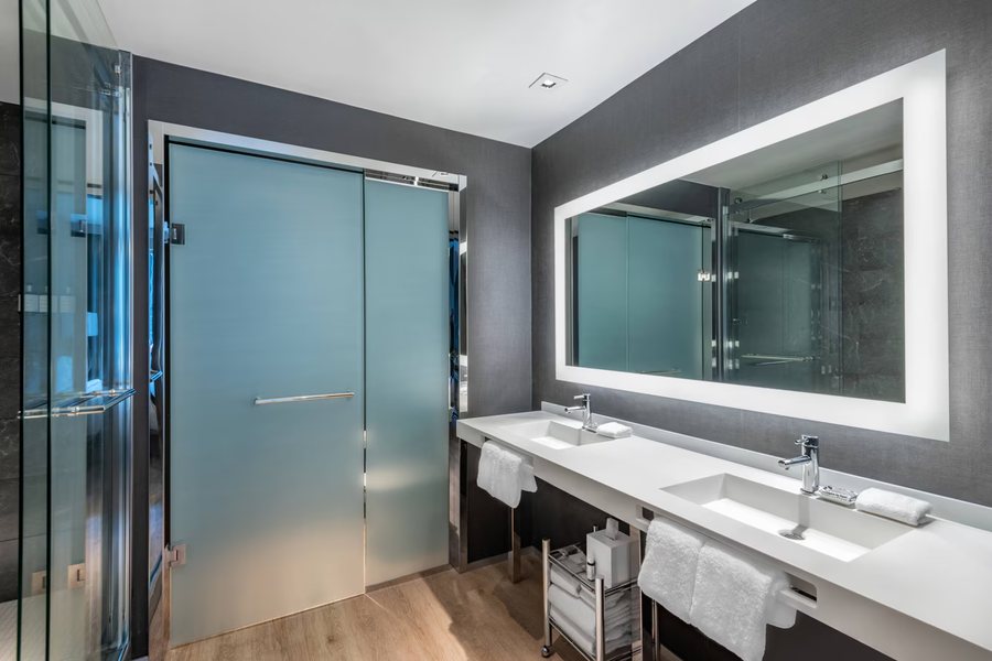 A2C Budget Hotel — Bathroom