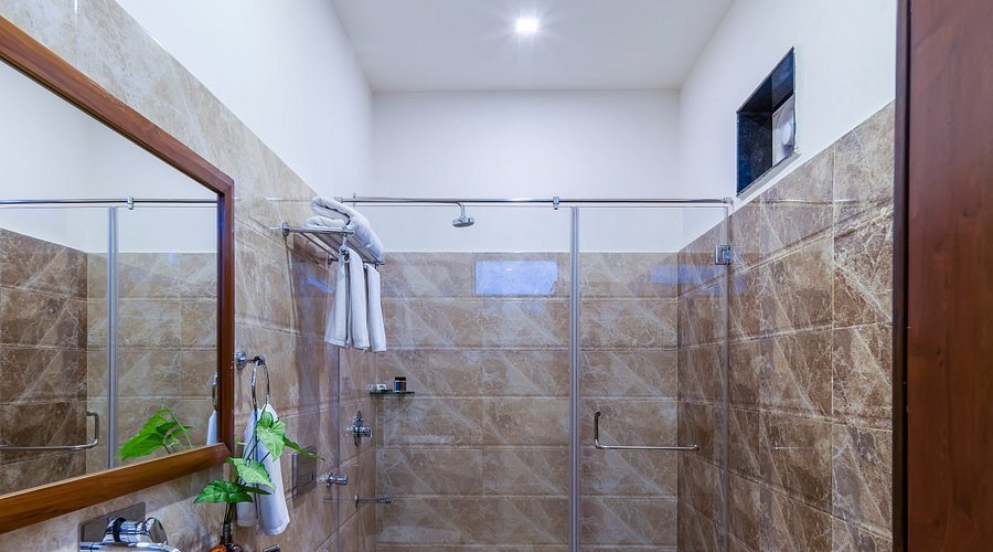 Aangan Resort Ranthambore — Bathroom