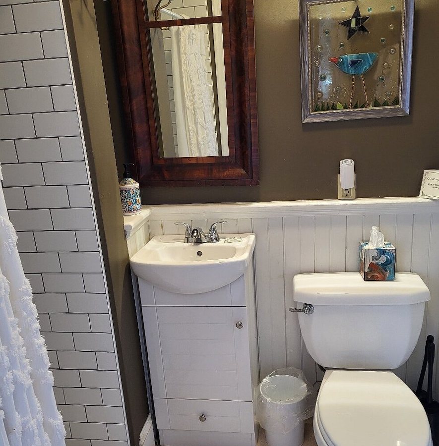 Aaron Burr House — Bathroom