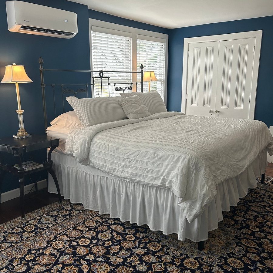 Aaron Burr House — Guest room