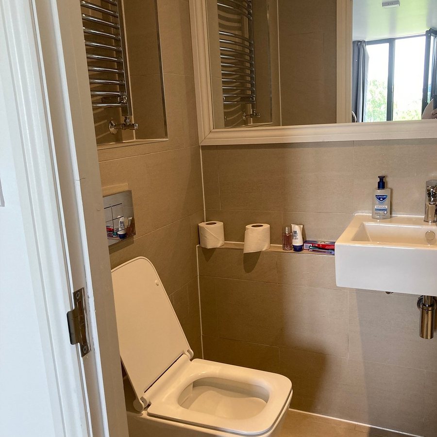 Abbey Point Hotel — Bathroom