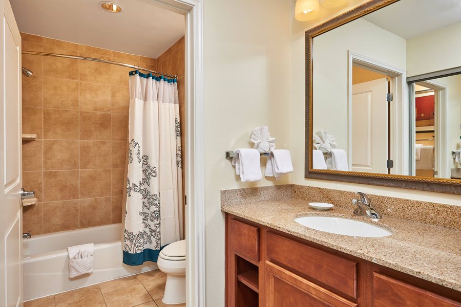 Abilene s Victorian Inn Bed Breakfast — Bathroom