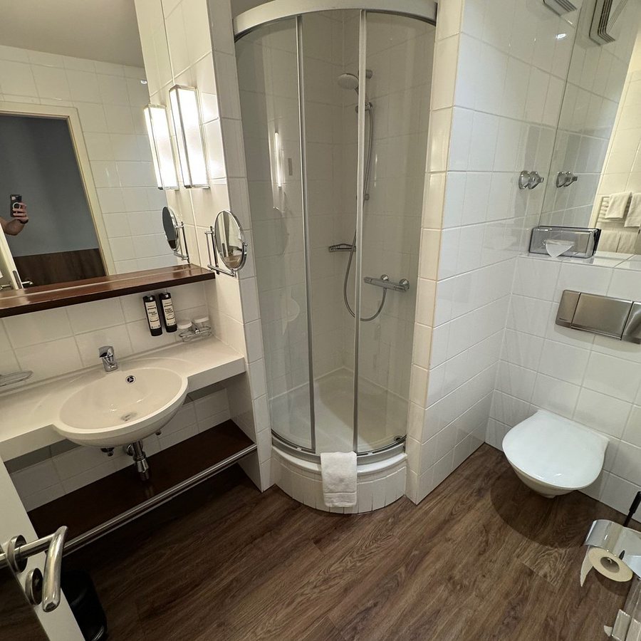 ABION Spreebogen Waterside Hotel Berlin — Bathroom