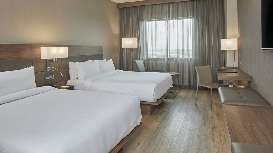 AC Hotel Atlanta Airport Gateway — Guest room