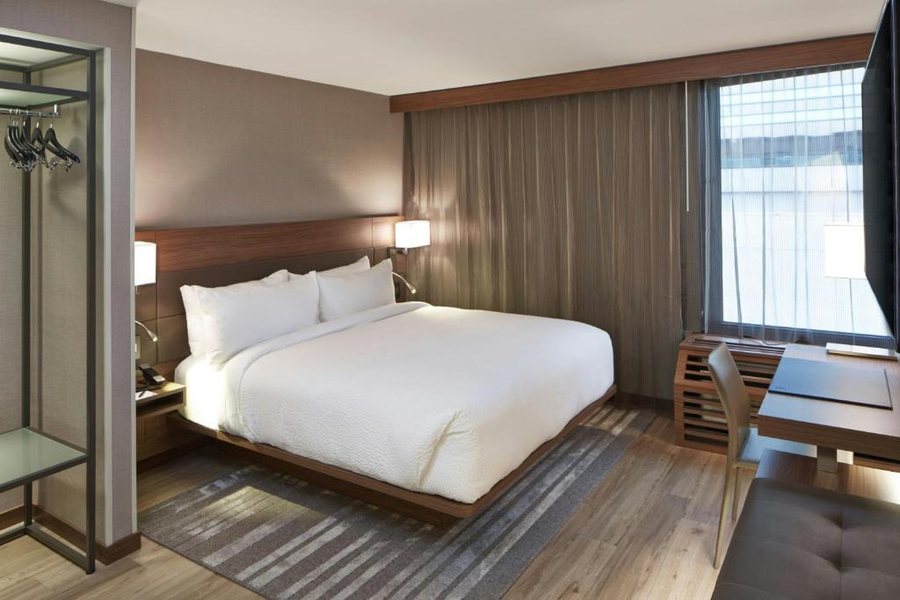AC Hotel Atlanta Downtown — Guest room