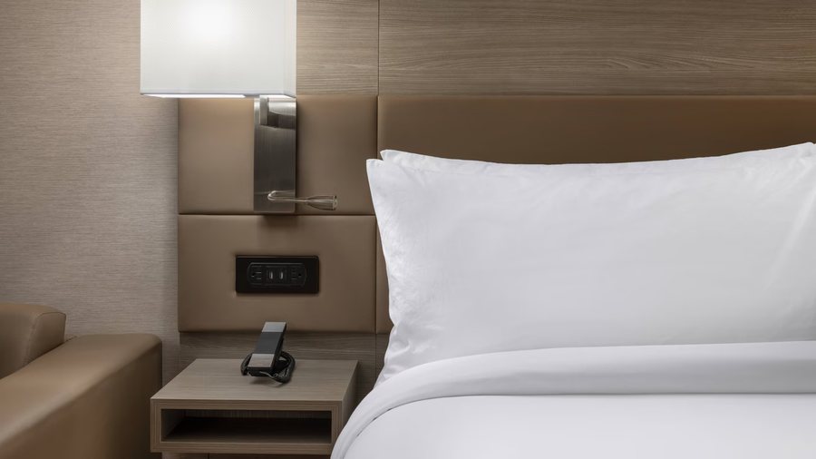 AC Hotel Atlanta Midtown — Guest room