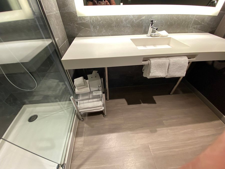 AC Hotel Austin Hill Country — Bathroom