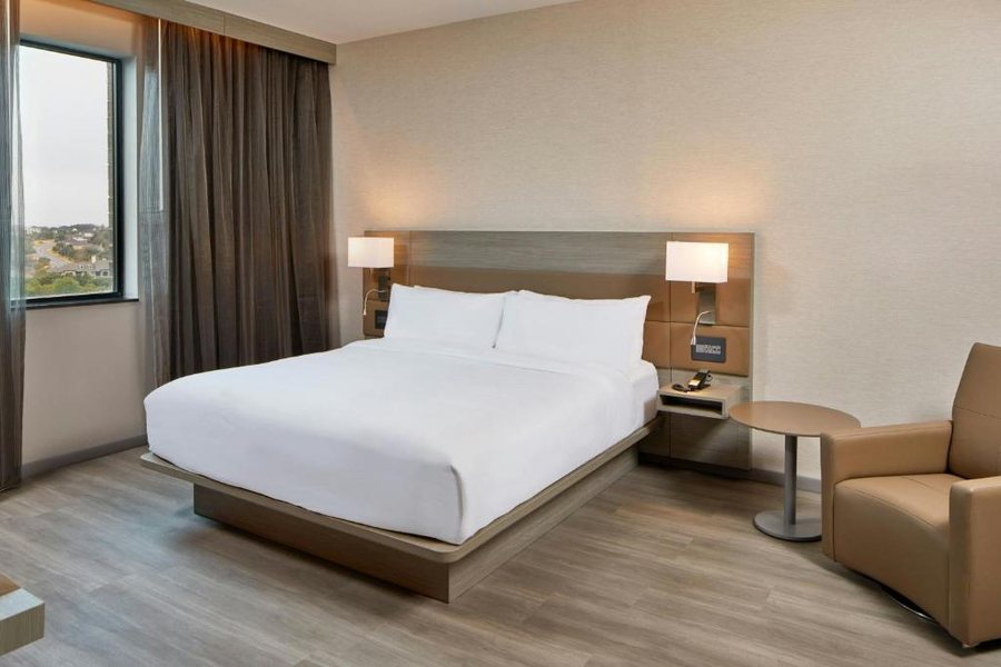 AC Hotel Austin Hill Country — Guest room