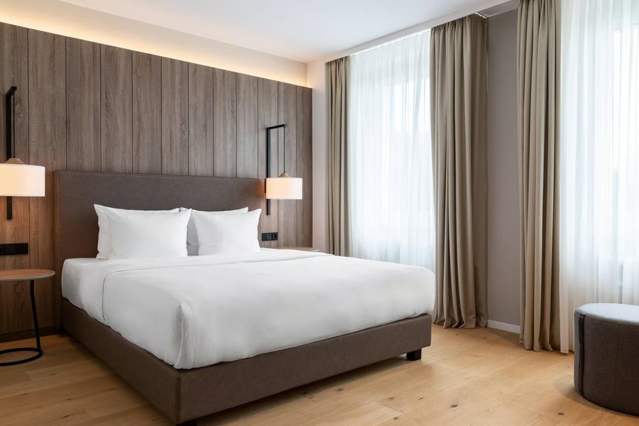 AC Hotel Berlin Humboldthain Park — Guest room