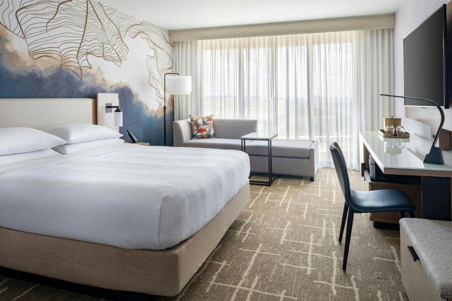 AC Hotel by Marriott Tampa Airport — Guest room
