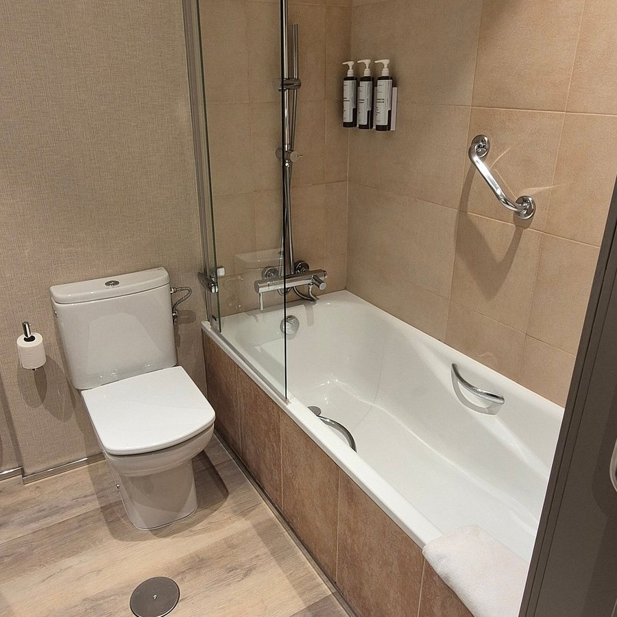 Ac Hotel Carlton Madrid — Bathroom