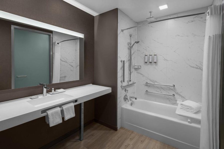 AC Hotel Charlotte Ballantyne — Bathroom