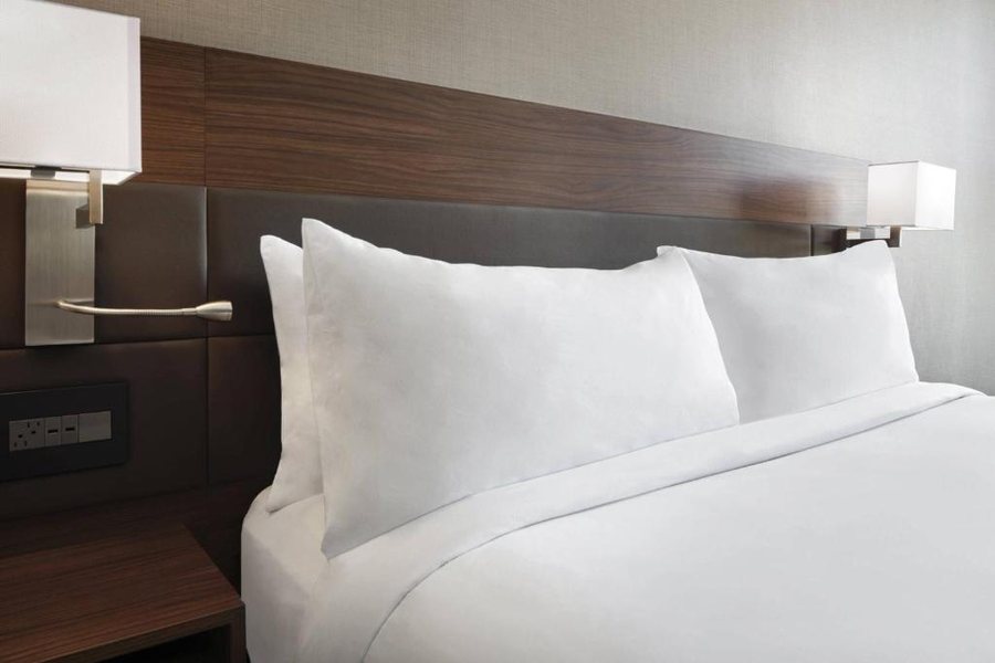 AC Hotel Charlotte Ballantyne — Guest room