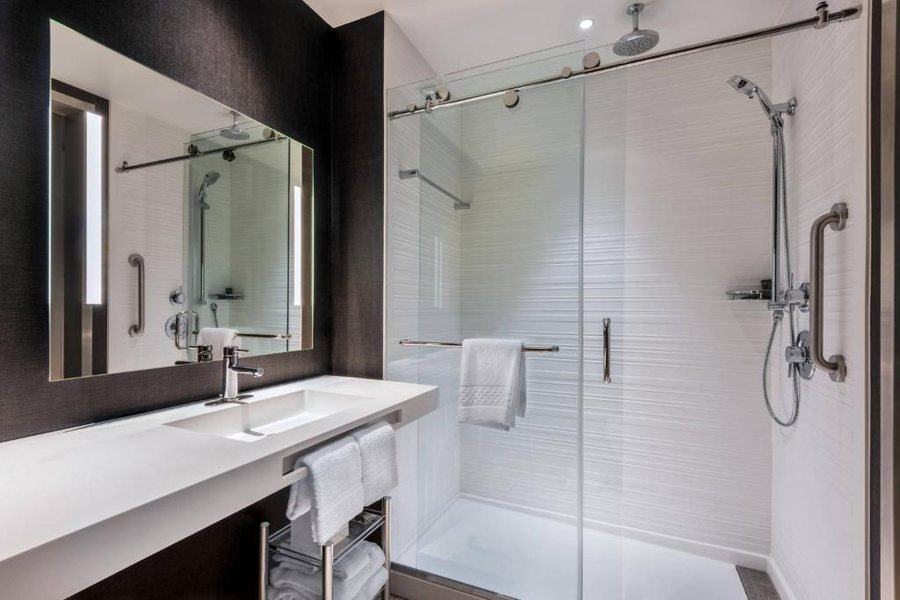 AC Hotel Charlotte City Center — Bathroom