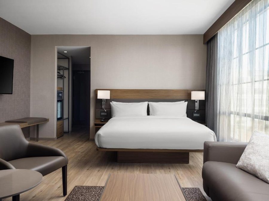 AC Hotel Dayton — Guest room