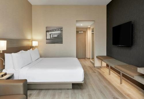 Ac Hotel Durham — Guest room
