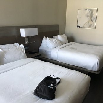 AC Hotel Grand Rapids Downtown — Guest room