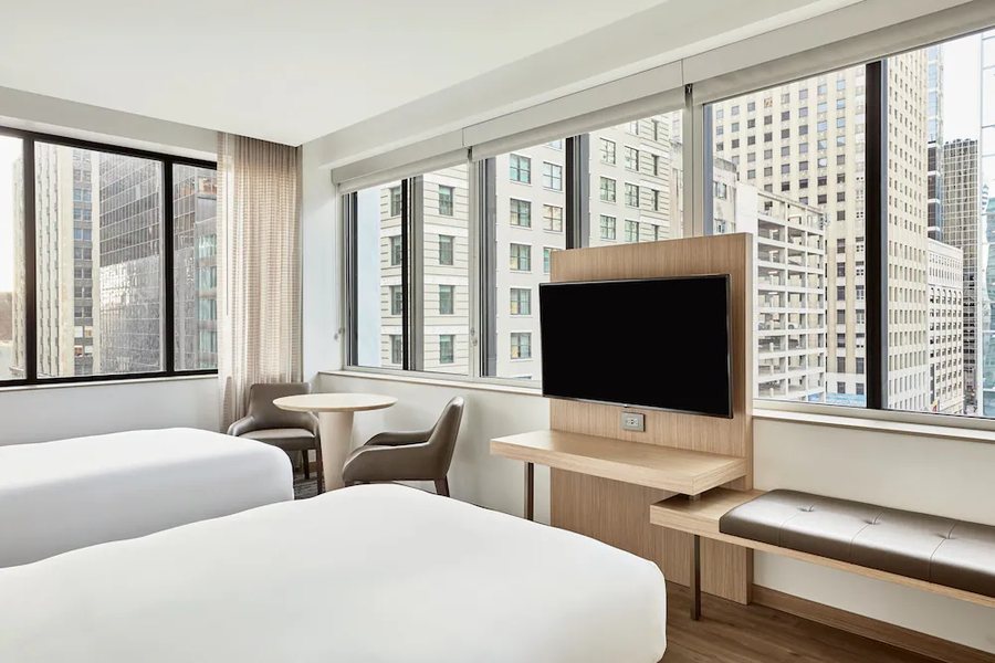 AC Hotel Houston Downtown — Guest room