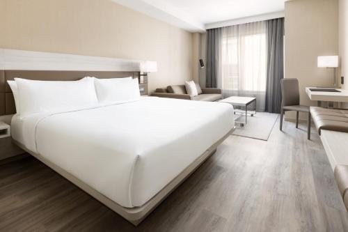 Ac Hotel Jacksonville St Johns Town Center — Guest room