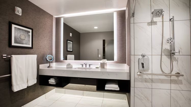 Ac Hotel Kansas City Plaza — Bathroom