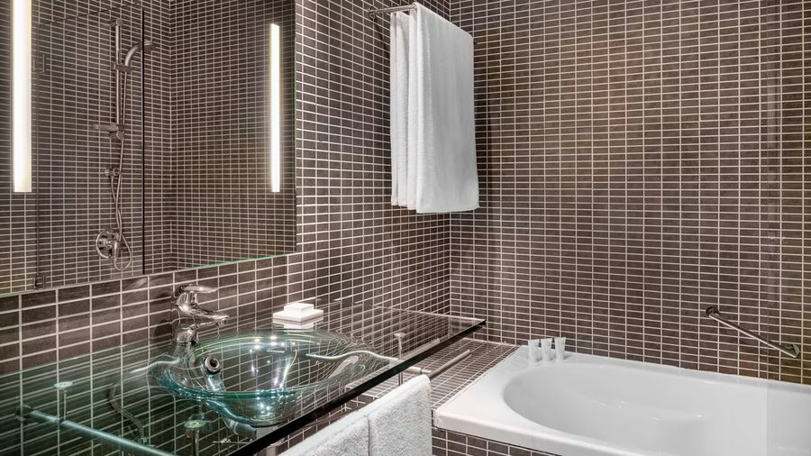 Ac Hotel Madrid Feria — Bathroom