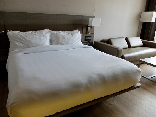 AC Hotel Oklahoma City Bricktown — Guest room