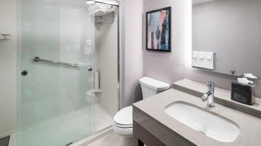 AC Hotel Phoenix Tempe Downtown — Bathroom