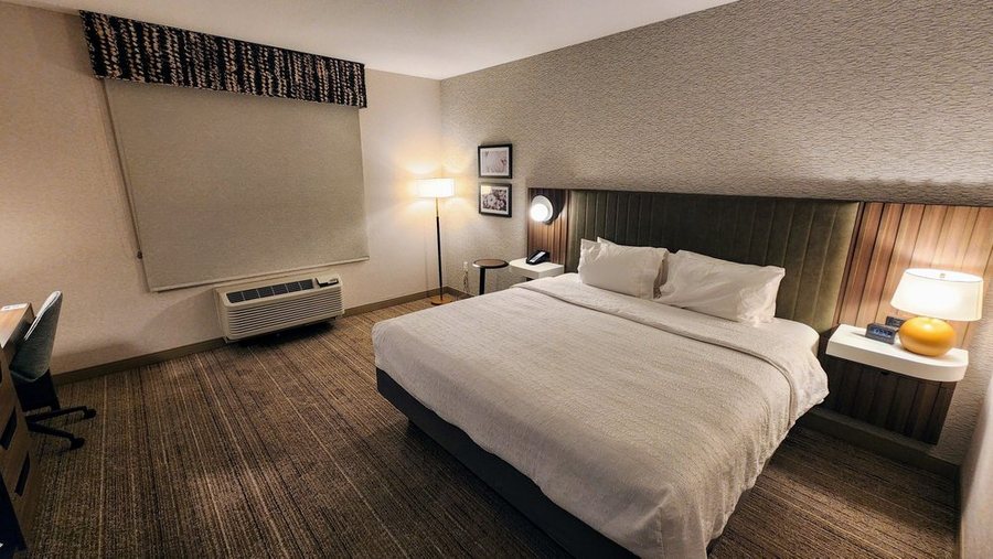 Ac Hotel Pleasanton — Guest room