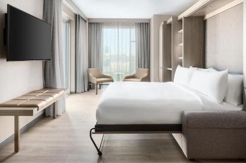 Ac Hotel Raleigh Downtown — Guest room