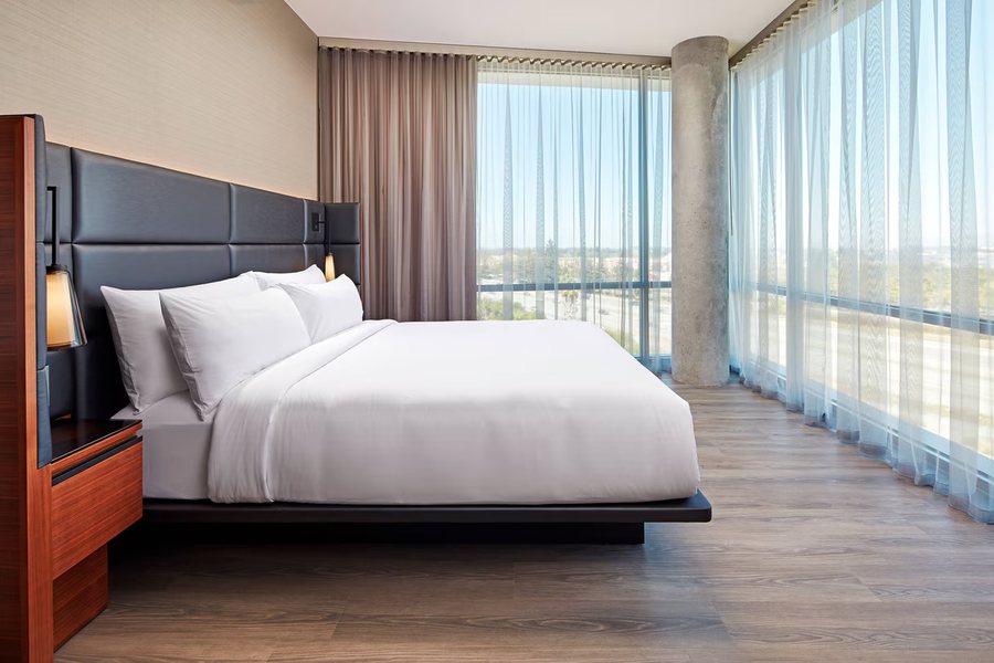 Ac Hotel San Jose Santa Clara — Guest room