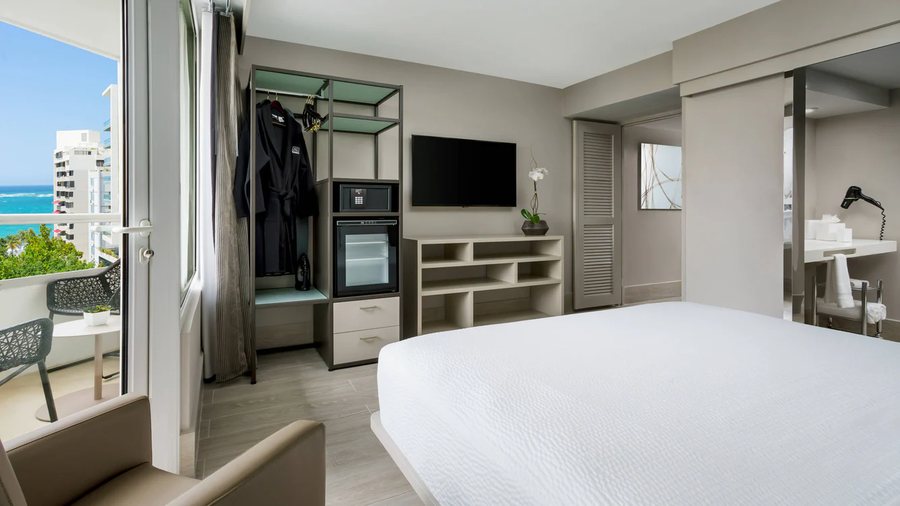 AC Hotel San Juan Condado — Guest room