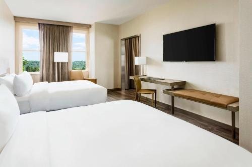 AC Hotel Spartanburg — Guest room