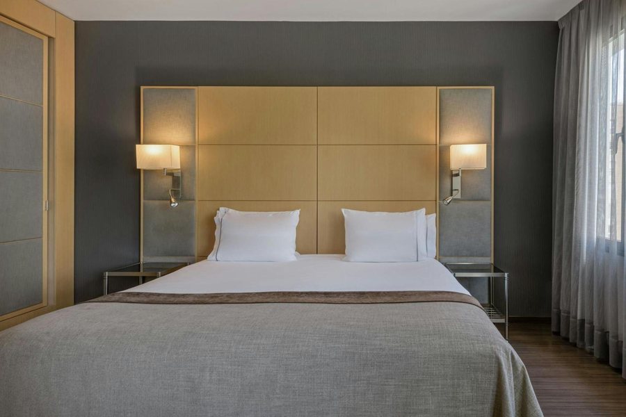 Ac Hotel Victoria Suites Barcelona Catalonia — Guest room