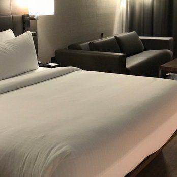 AC Hotels by Marriott Jackson Ridgeland — Guest room