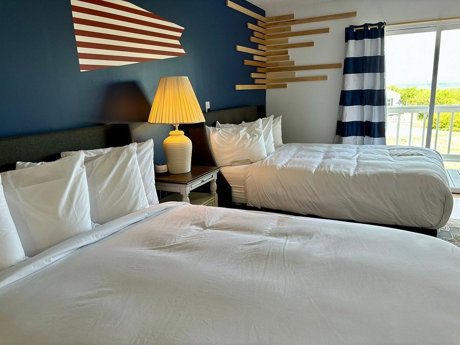 Acadia Ocean View Hotel — Guest room