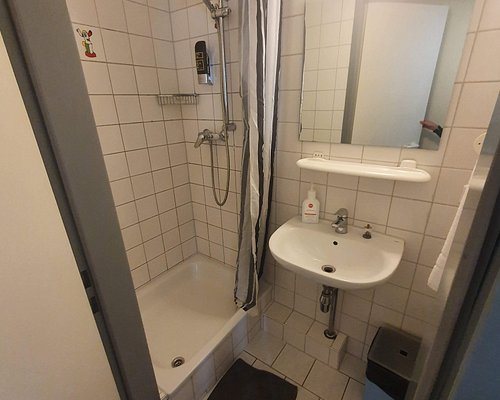 Acama Hotel Hostel — Bathroom
