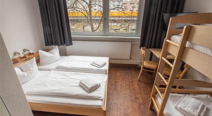Acama Hotel Hostel — Guest room